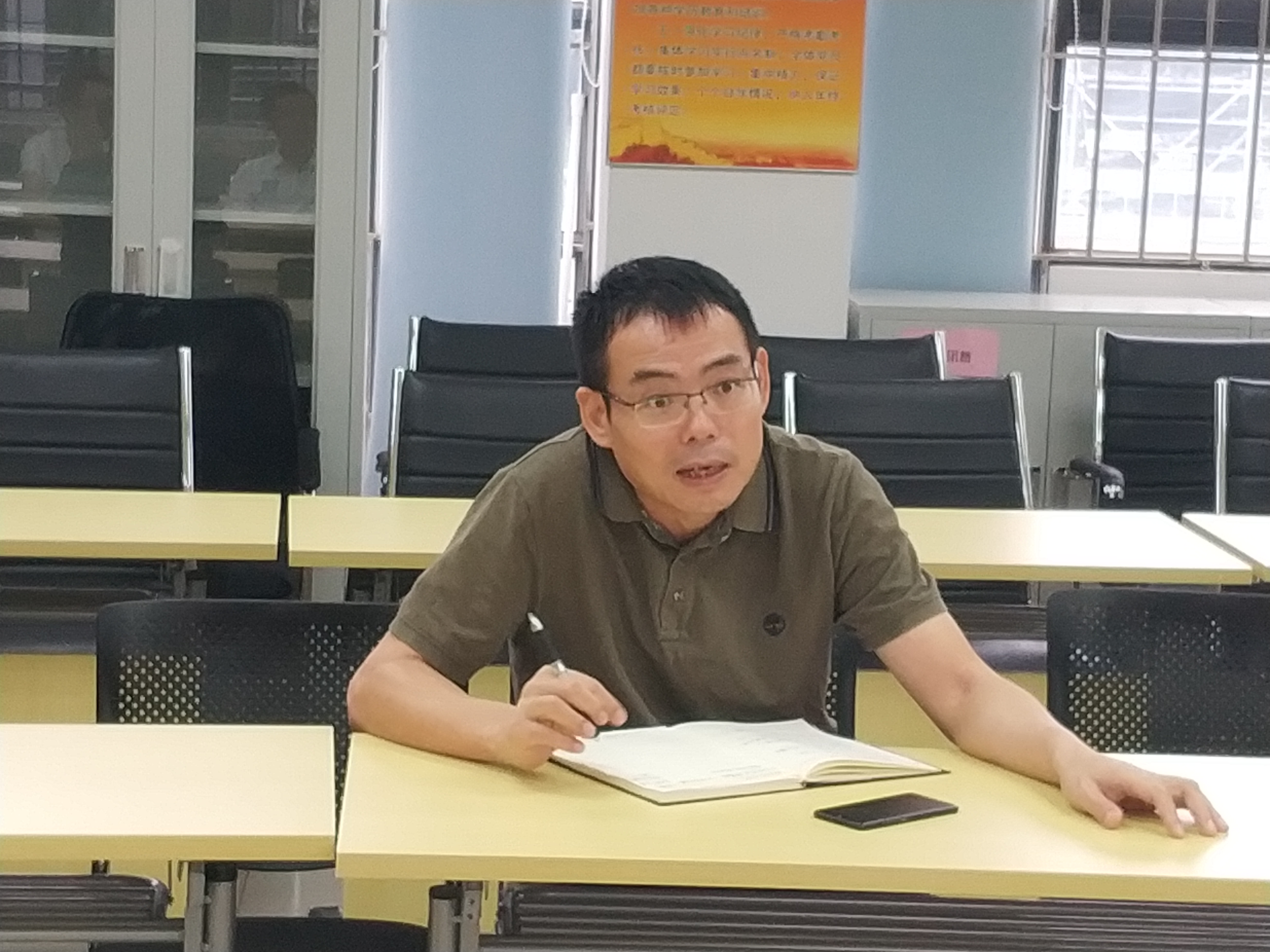 性爱视频
党总支举行诫勉谈话活动3.png