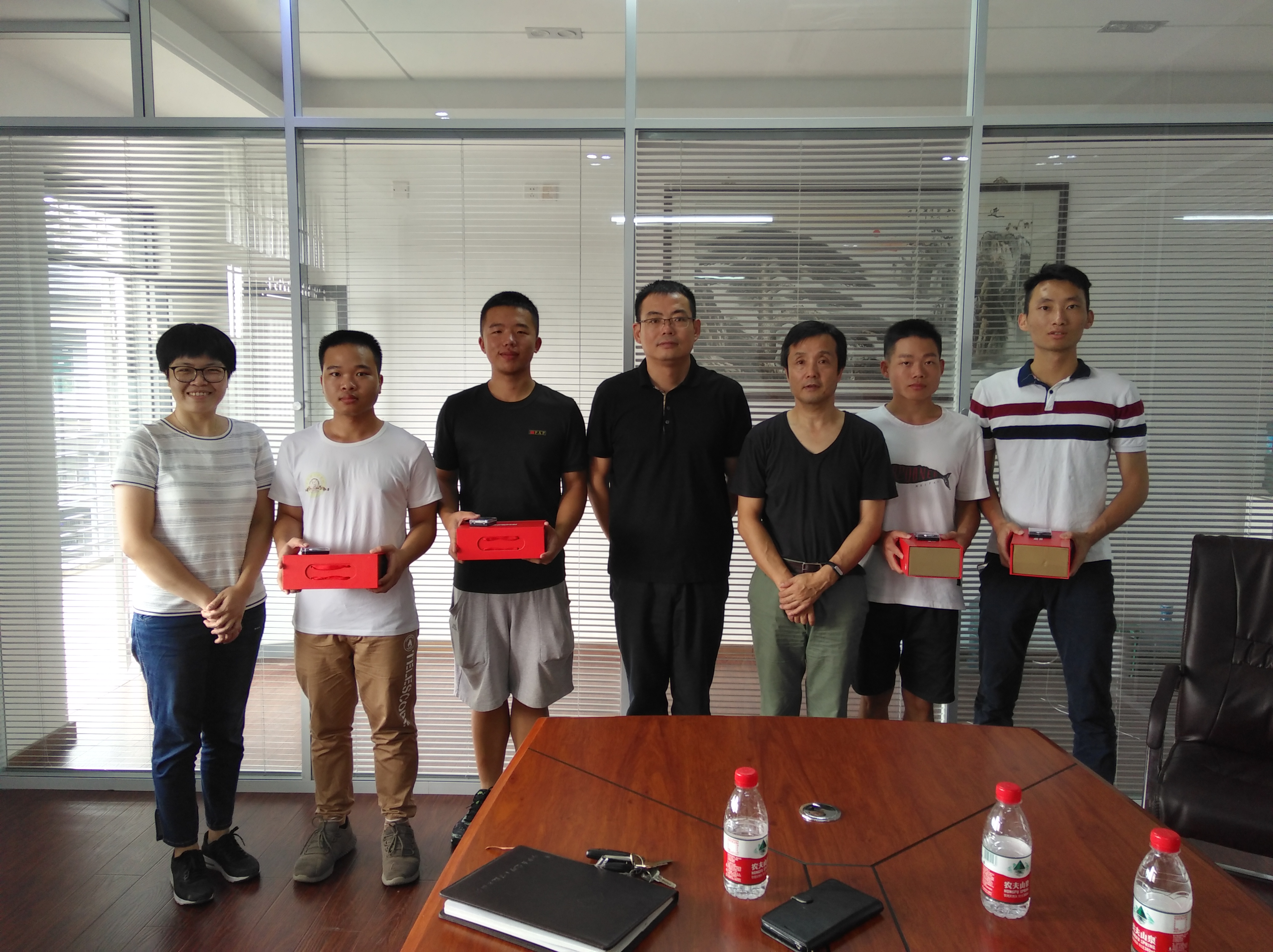喜讯-性爱视频
今年3名学生光荣入伍2.jpg