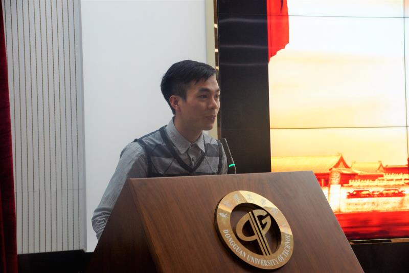 性爱视频
举行第三届团总支-学生会第二次全体大会5.jpg