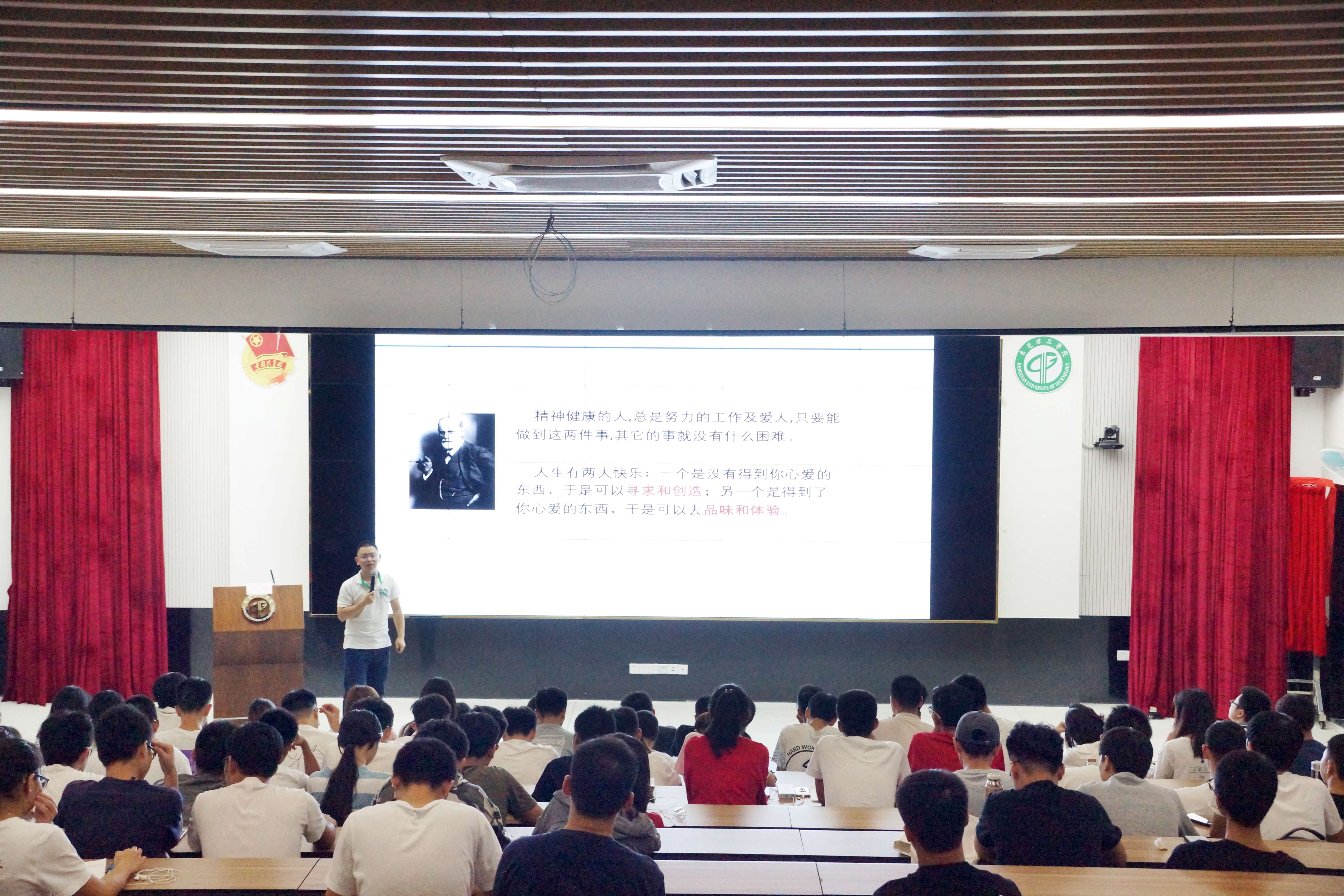 性爱视频
联合莞馨社区举办第二期团校培训主题讲座1.jpg
